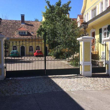 Ferienwohnung Im Gruenen Auf Idyllisch Gelegenen Gutshof Und Doch So Zentral Waldshut-Tiengen Ngoại thất bức ảnh