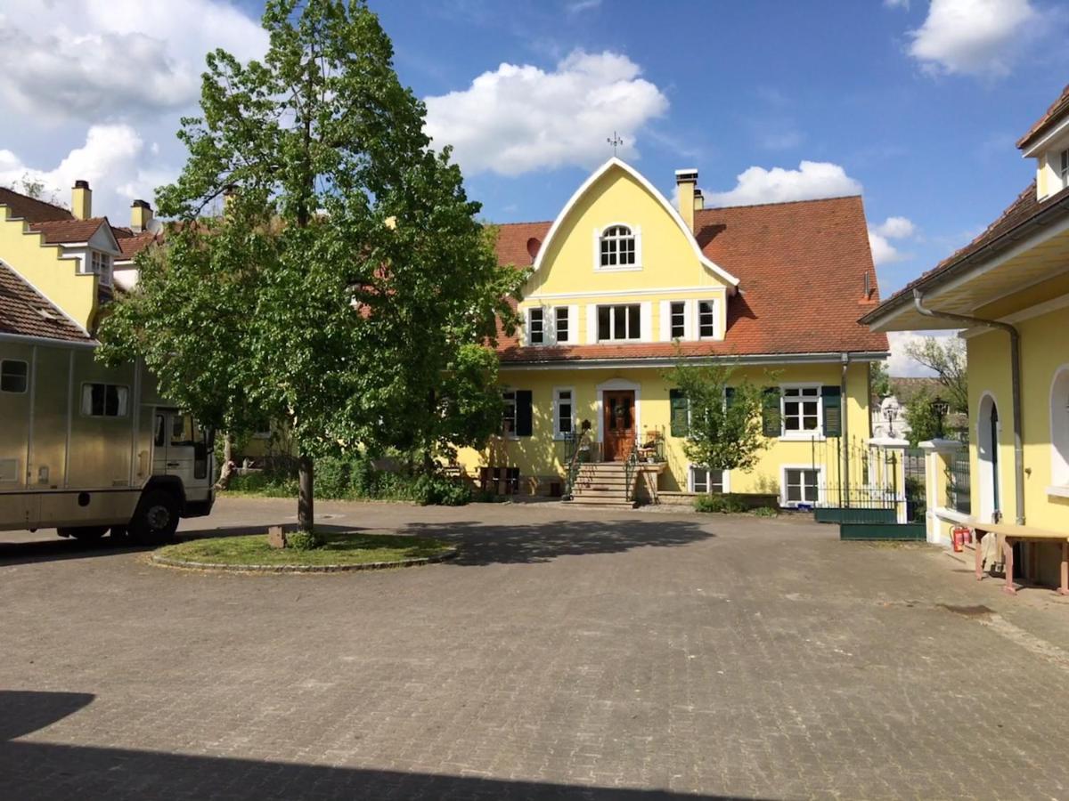 Ferienwohnung Im Gruenen Auf Idyllisch Gelegenen Gutshof Und Doch So Zentral Waldshut-Tiengen Ngoại thất bức ảnh